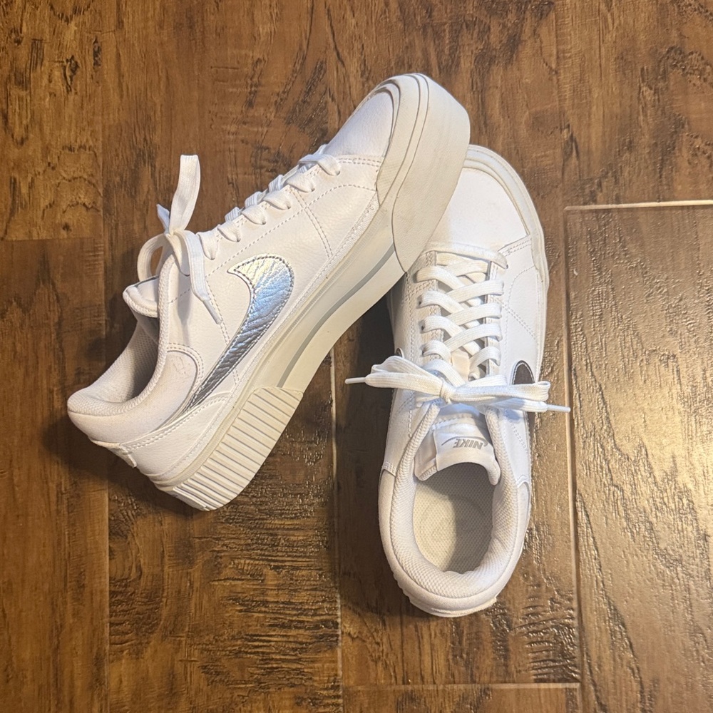 WORN ONCE Nike White and Silver Casual Sneakers